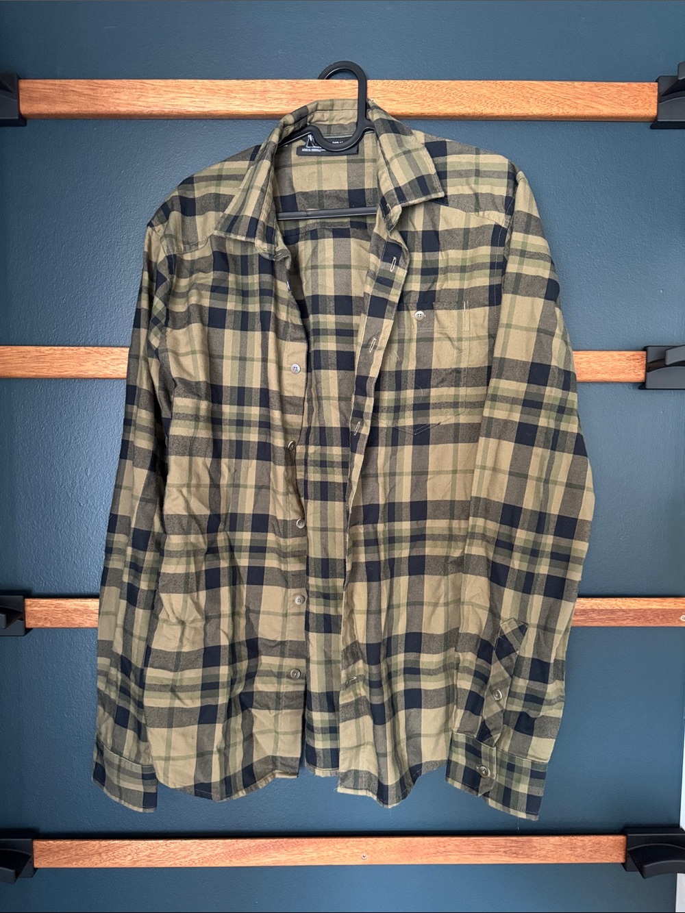 Under armour Men's Olive Green Plaid Button-Up Shirt